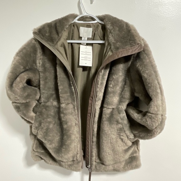 H&M Taupe Faux Fur Coat Oversized NWT Size XS - Picture 1 of 10